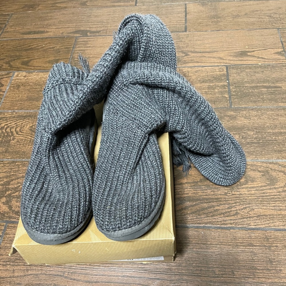 Knitted Grey Ugg☑️